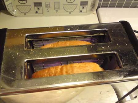 Bröd tappar vikt i brödrosten, alltså borde även människor kunna bli smalare genom grillning.